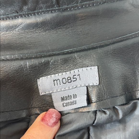 🖤 M0851 Wool Blend & Leather Coat – Made in Canada - Size Medium - Picture 11 of 12